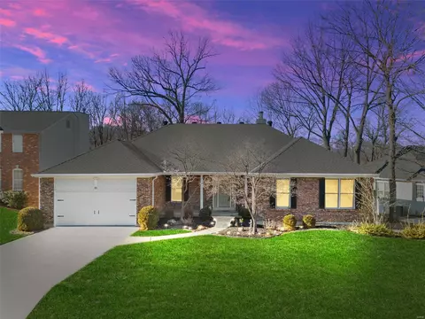 15 Eagles Way Ln, Lake Saint Louis, MO 63367