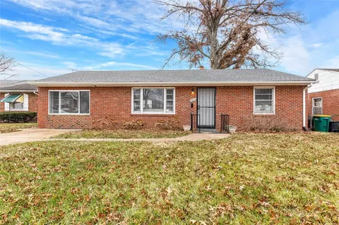 8844 Murvale Dr, Jennings, MO 63136