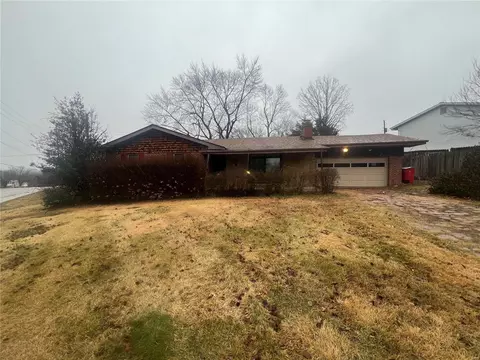 9751 Jackie Ln, Saint Louis, MO 63123