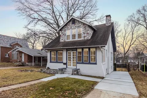 7428 Carleton Ave, University City, MO 63130