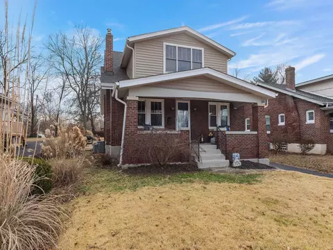 976 Kirkham Ave, Glendale, MO 63122
