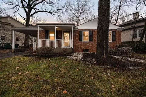46 Chestnut Hill Ln, Webster Groves, MO 63119