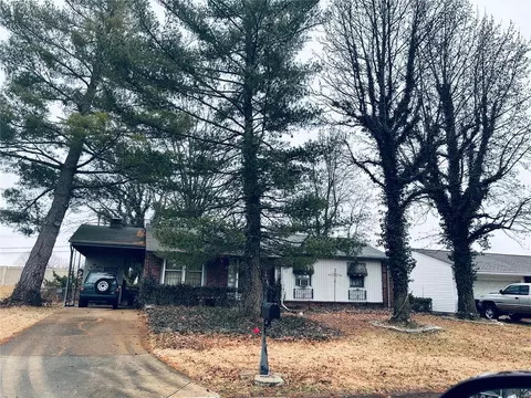 5334 Cherryview Ln, Saint Louis, MO 63128