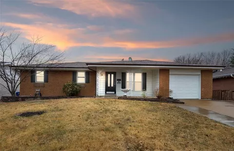 10165 Buffton Dr, Lakeshire, MO 63123