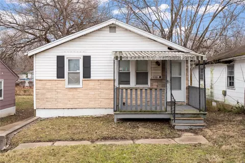 9708 Winkler Dr, Saint Louis, MO 63136