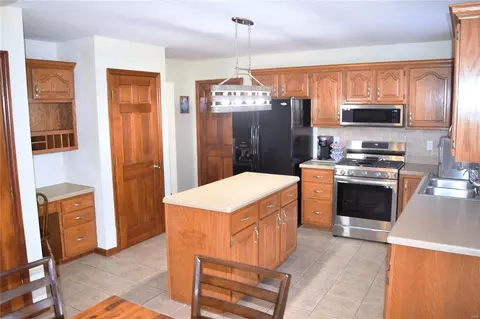 7305 The Cedars Dr, O'fallon, MO 63368 photo 12