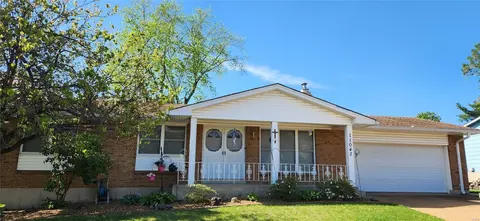 11042 Fawnhaven Dr, Saint Louis, MO 63126