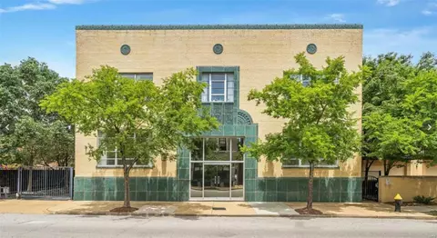 4449 Olive St #102, Saint Louis, MO 63108