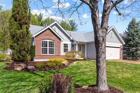 1849 Williamstown Dr, Saint Peters, MO 63376
