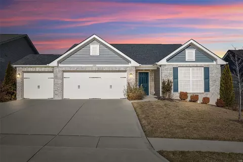 820 Caspian Dr, Wentzville, MO 63385