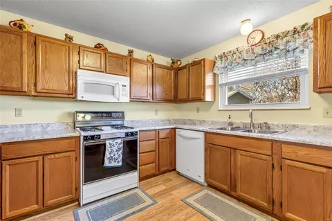 207 Surrey Ct, O'fallon, MO 63366 photo 13