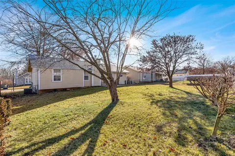 207 Surrey Ct, O'fallon, MO 63366 photo 28