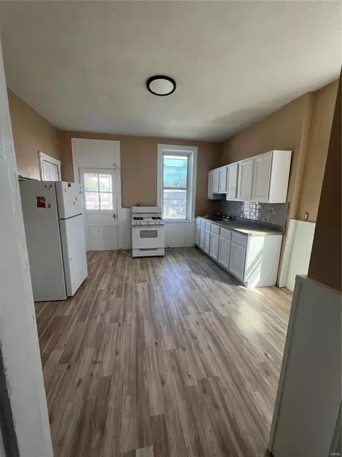 4654 Alaska Ave, Saint Louis, MO 63111