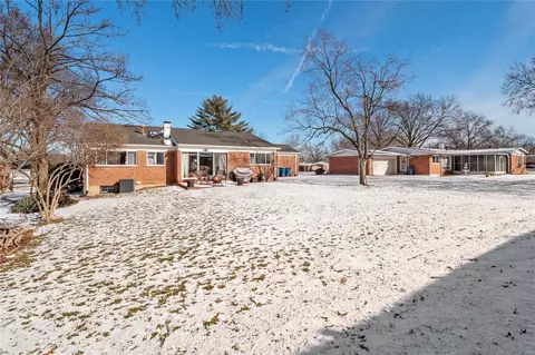 331 Meadowbrook Dr, Ballwin, MO 63011 photo 25