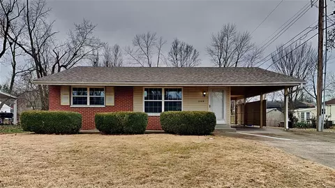 11114 Alan Shepard Dr, Maryland Heights, MO 63043