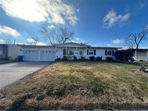 420 Skylark Dr, Florissant, MO 63031