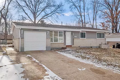 10620 Linnell Dr, Saint Louis, MO 63136