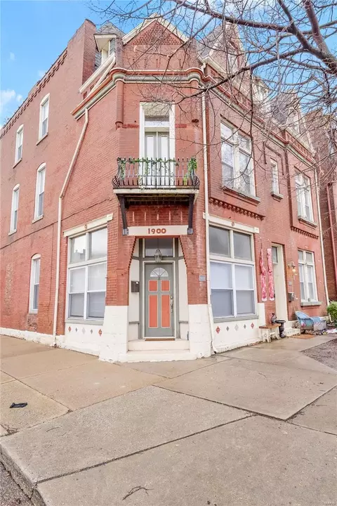 1900 Sidney St #B, Saint Louis, MO 63104