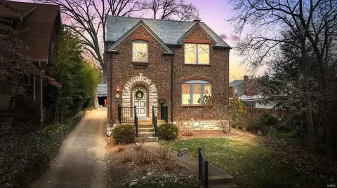 7411 Amherst Ave, University City, MO 63130