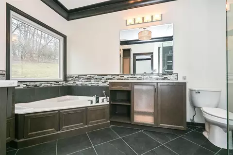 Bath - 1608 Ridge Bend Dr, Glencoe, MO 63038 photo 2 of 4