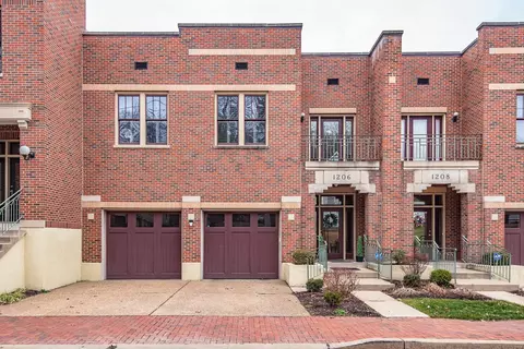 1206 S Main St, Saint Charles, MO 63301