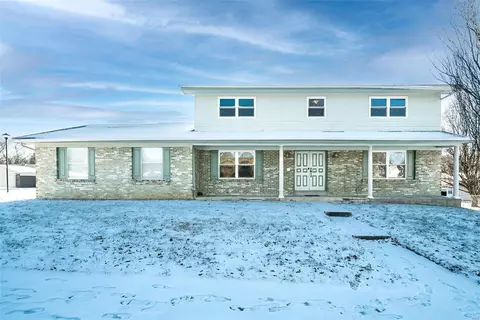 2801 Holiday Ln, Saint Charles, MO 63301