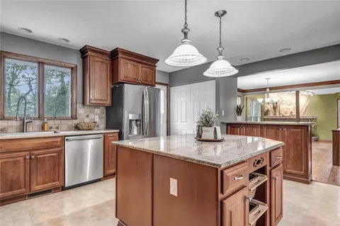 Kitchen - 18 Cedarview Ct, Saint Charles, MO 63303 photo 5 of 7