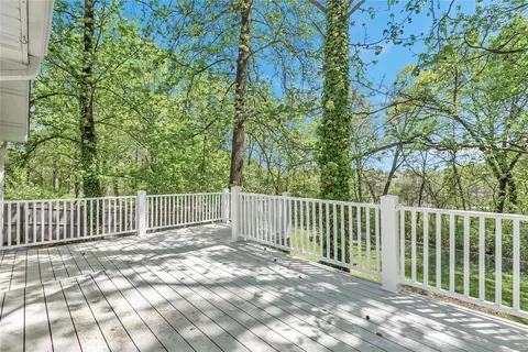 Exterior - 18 Cedarview Ct, Saint Charles, MO 63303 photo 5 of 9