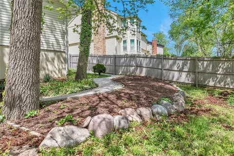 Exterior - 18 Cedarview Ct, Saint Charles, MO 63303 photo 8 of 9