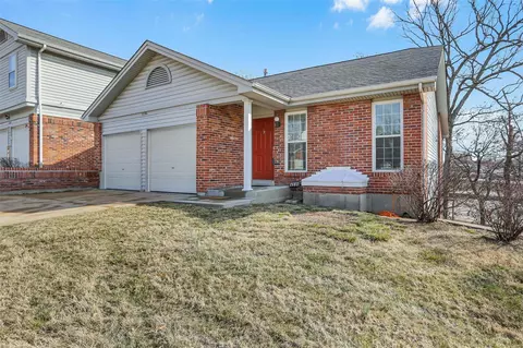 4596 Little Rock Rd, Saint Louis, MO 63128