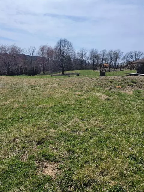 12832 Topping Woods Estates Dr, Saint Louis, MO 63131