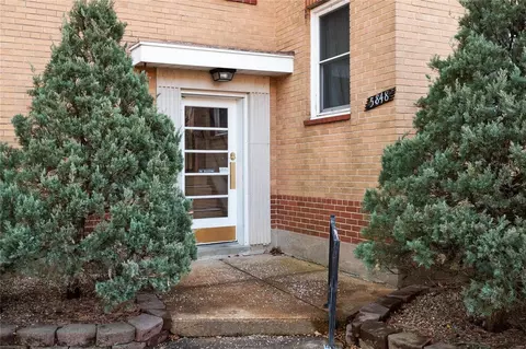 5848 Sunshine Dr #201, Saint Louis, MO 63109