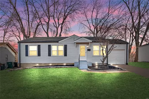 1207 Odessa Dr, Saint Louis, MO 63137