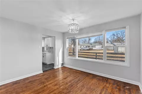 1207 Odessa Dr, Saint Louis, MO 63137 photo 8