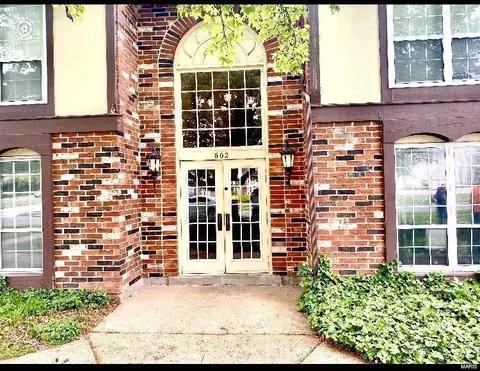 602 Rosetta Dr #A, Florissant, MO 63031