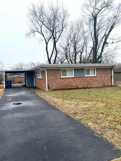 8366 Graybirch Dr, Saint Louis, MO 63134