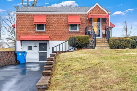 3211 Berview Ln, Saint Louis, MO 63125