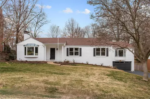 1475 Dearborn Dr, Warson Woods, MO 63122