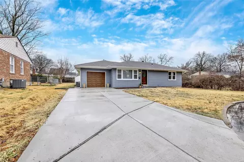 926 Peachtree Ln, Saint Charles, MO 63301