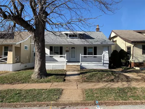 7015 Field Ave, Saint Louis, MO 63116