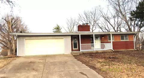 7266 Susie Ct, Hazelwood, MO 63042