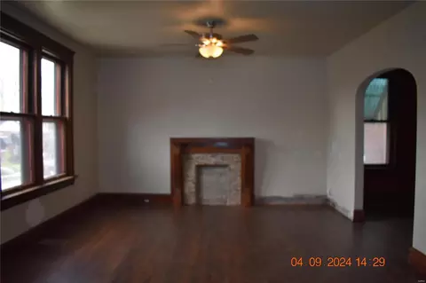 4915 Gresham Ave, Saint Louis, MO 63109 photo 5