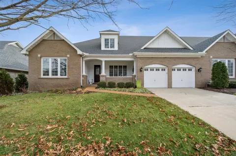 1979 Chesterfield Ridge Cir, Chesterfield, MO 63017