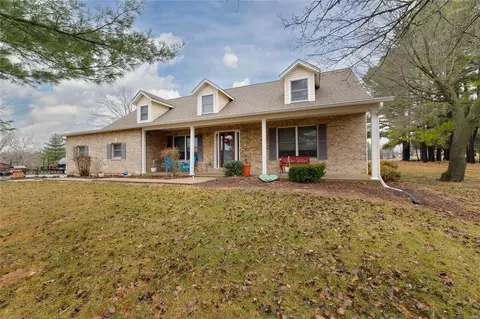 14 East Trl, Saint Peters, MO 63376