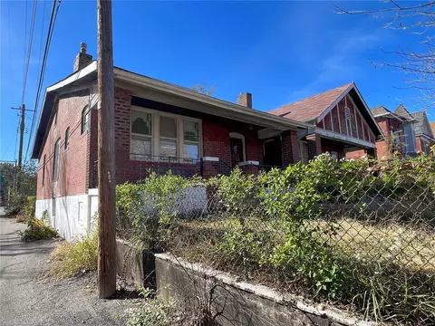 4414 Elmbank Ave, Saint Louis, MO 63115