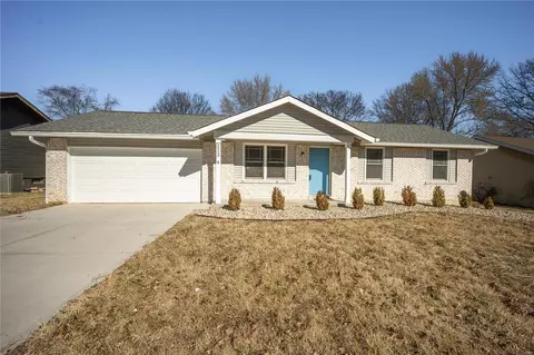 3923 Summertime Dr, Saint Charles, MO 63304