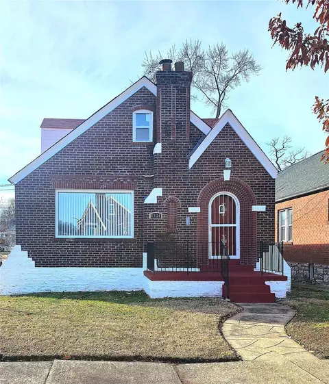 6134 N Pointe Blvd, Saint Louis, MO 63147