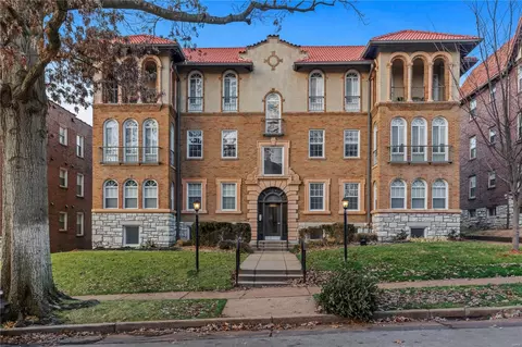 7515 Parkdale Ave #2E, Saint Louis, MO 63105