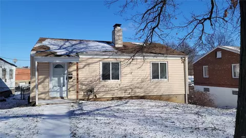 2035 Park Ln, Saint Louis, MO 63136