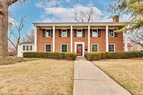 8033 Watkins Dr, Clayton, MO 63105
